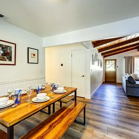 Dog-Friendly Oakhurst Home Walk To Downtown! Exterior photo