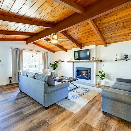 Dog-Friendly Oakhurst Home Walk To Downtown! Exterior photo
