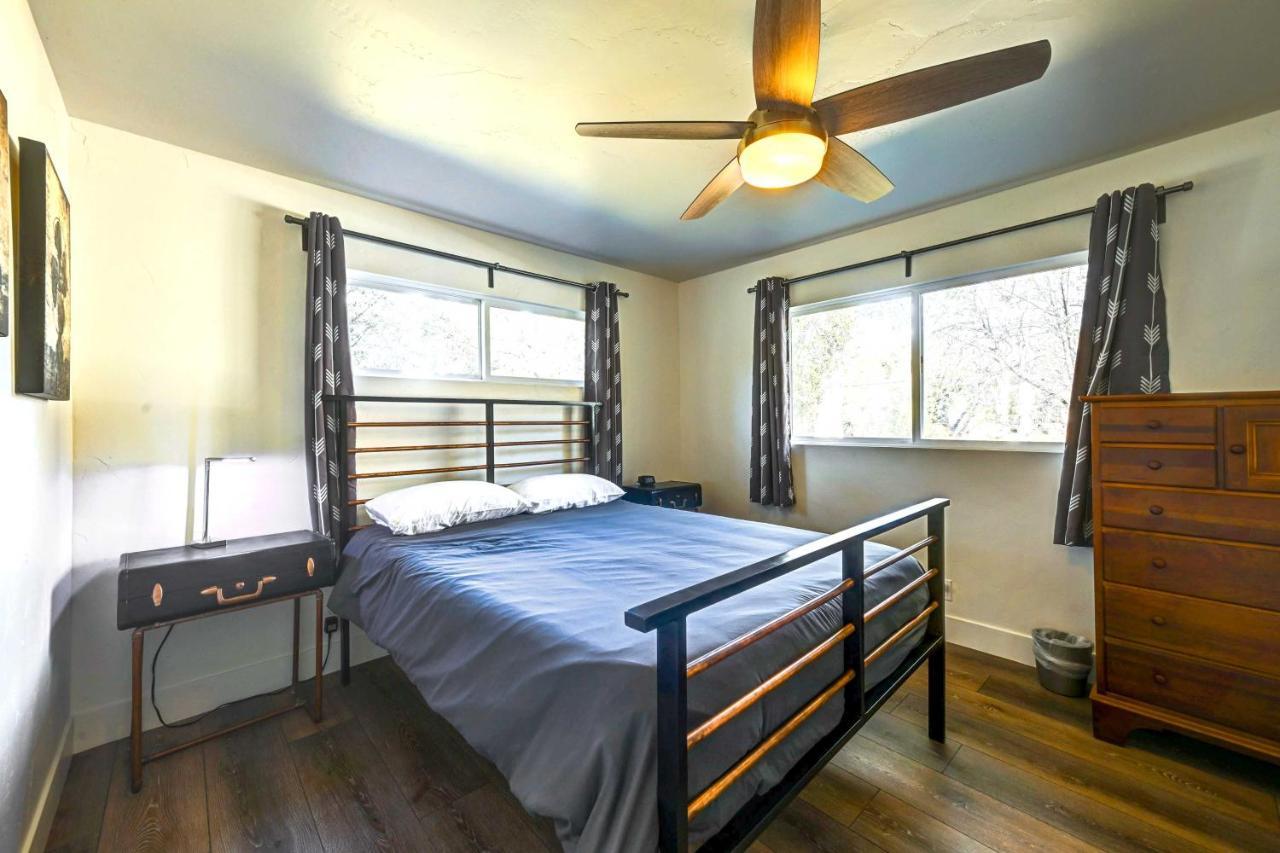 Dog-friendly Walk To Downtown! Oakhurst