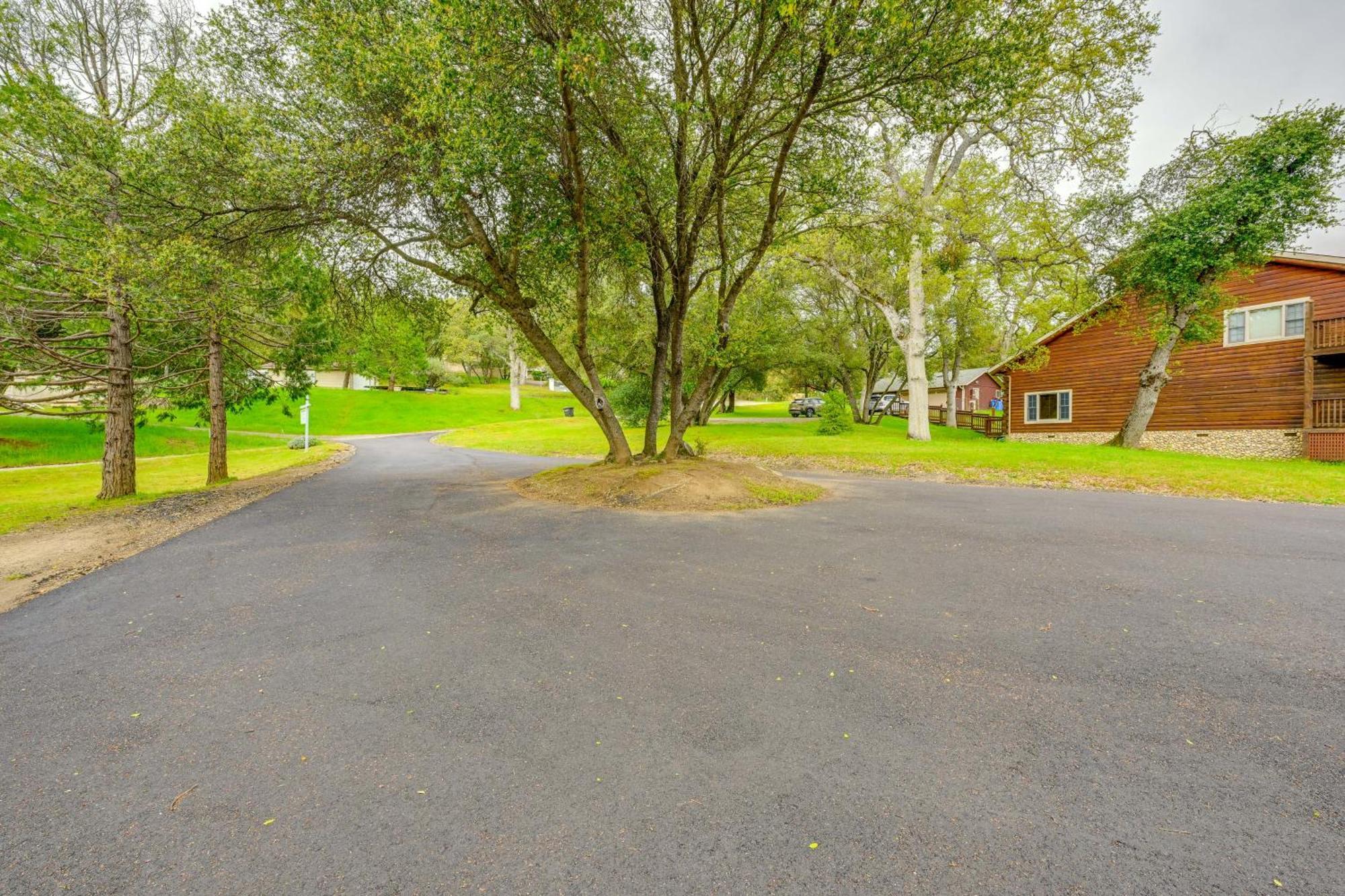 Dog-friendly Walk To Downtown! Oakhurst
