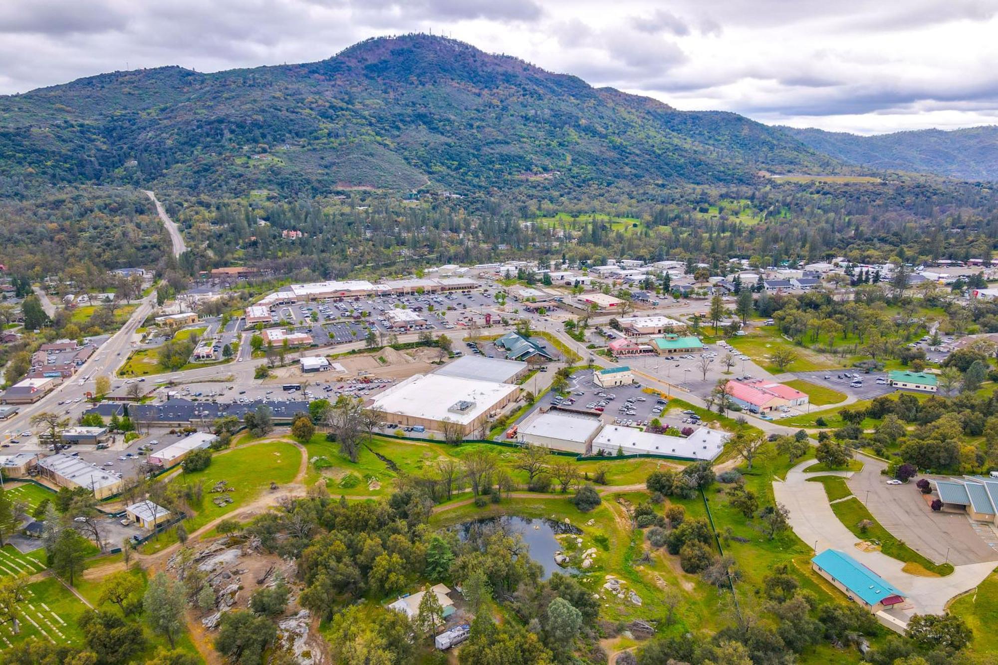 Holiday home Dog-friendly Walk To Downtown! Oakhurst